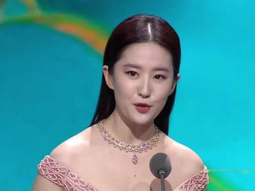 刘亦菲：王晶直言非天赋型演员，演技之路何去何从？
