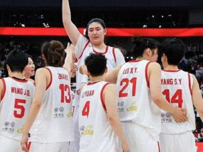 中国女篮集体爆发，7人得分上双创辉煌战绩